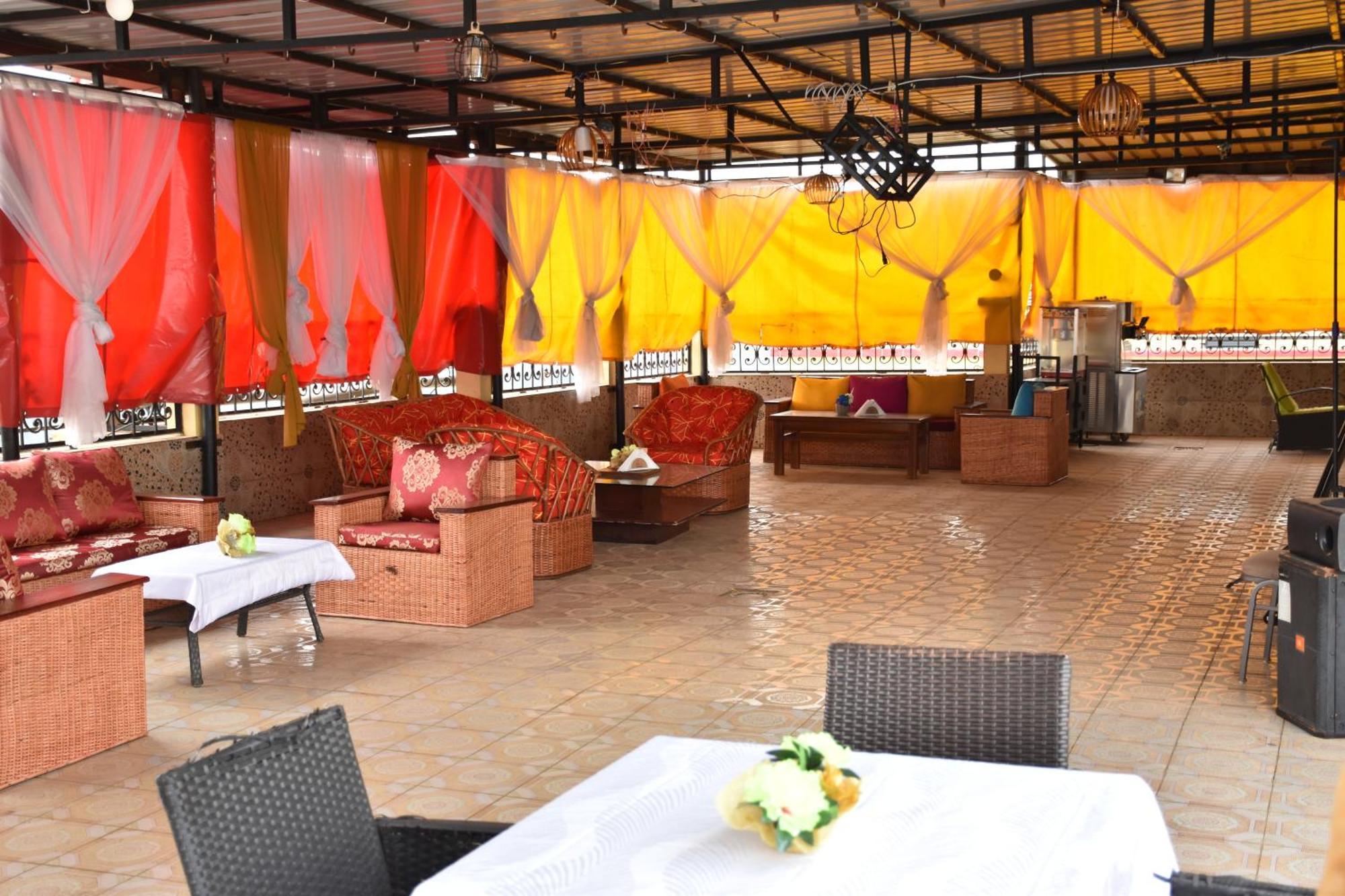 Safyad Hotel Yaoundé Exterior foto