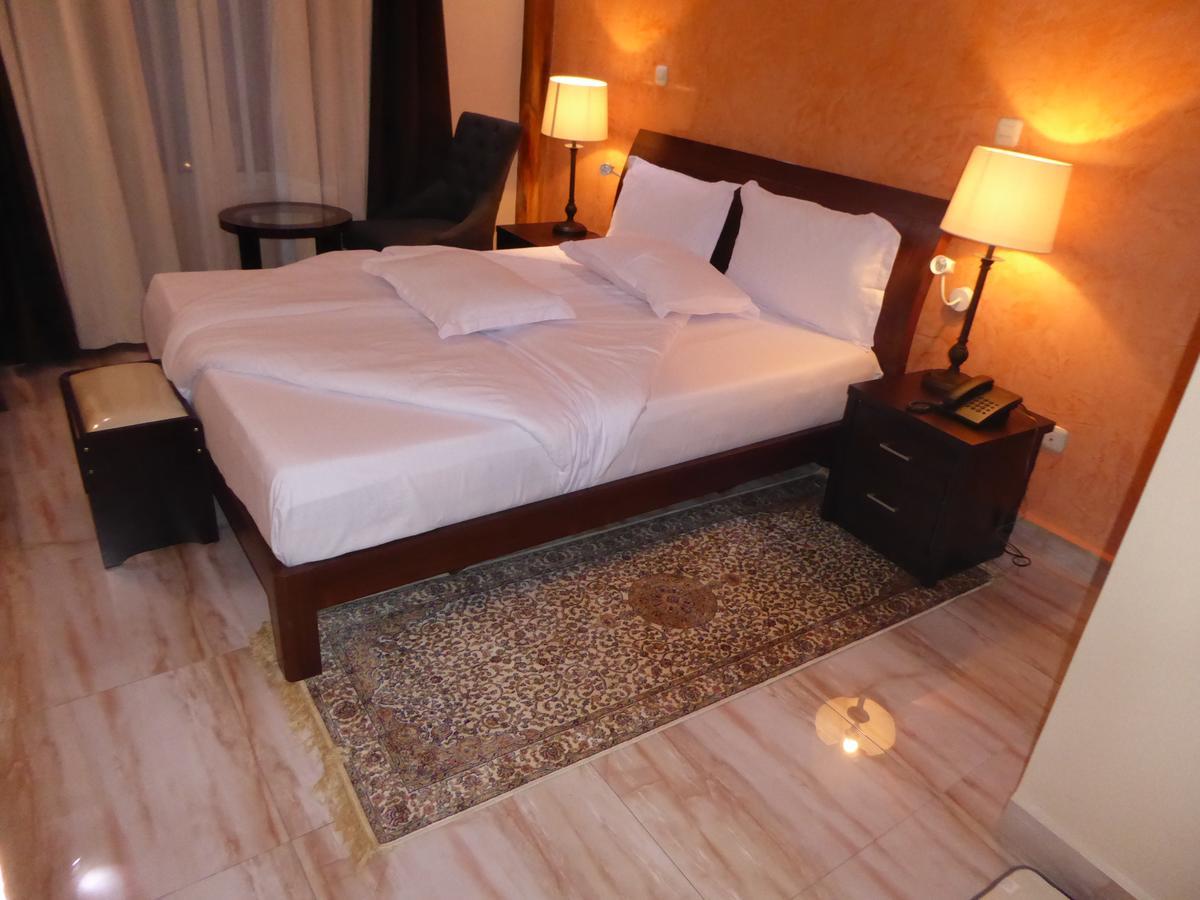 Safyad Hotel Yaoundé Exterior foto